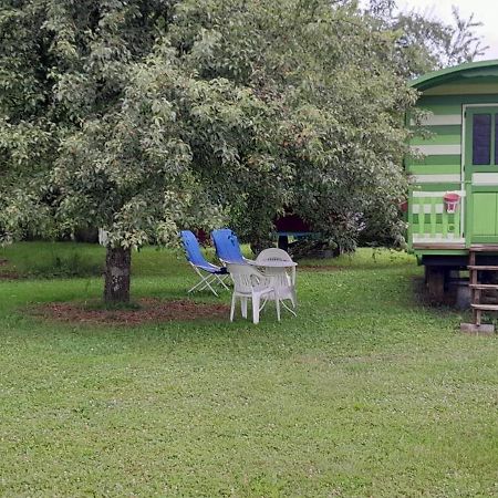 Pouilly-sur-Vingeanne Roulotte Verte מראה חיצוני תמונה