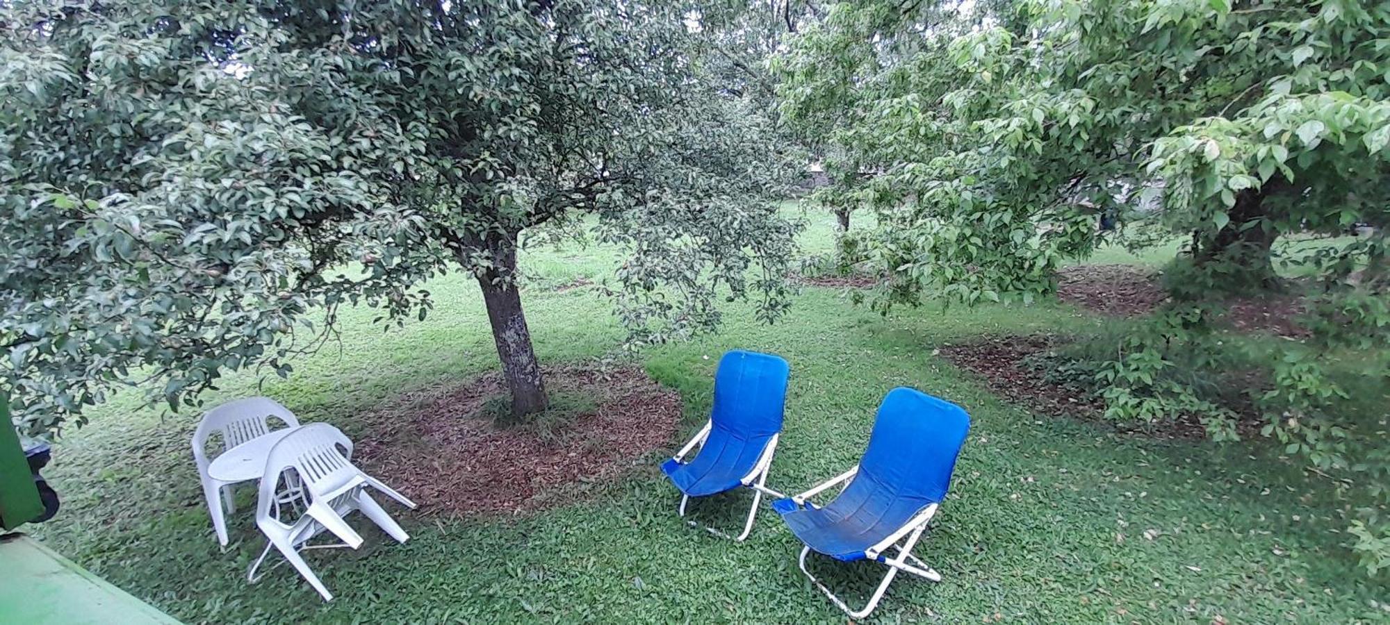 Pouilly-sur-Vingeanne Roulotte Verte מראה חיצוני תמונה